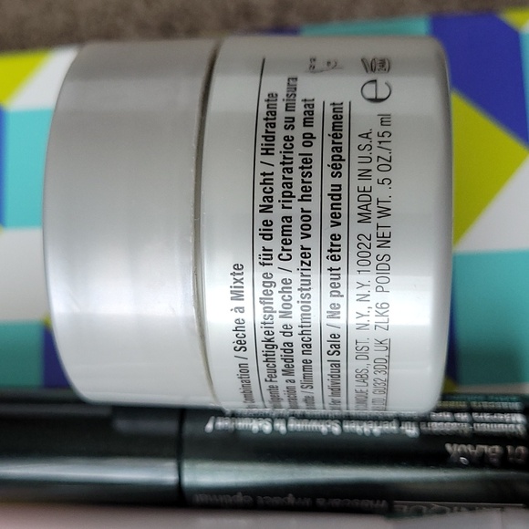 4 pc. Clinique gift set /New - Picture 4 of 6